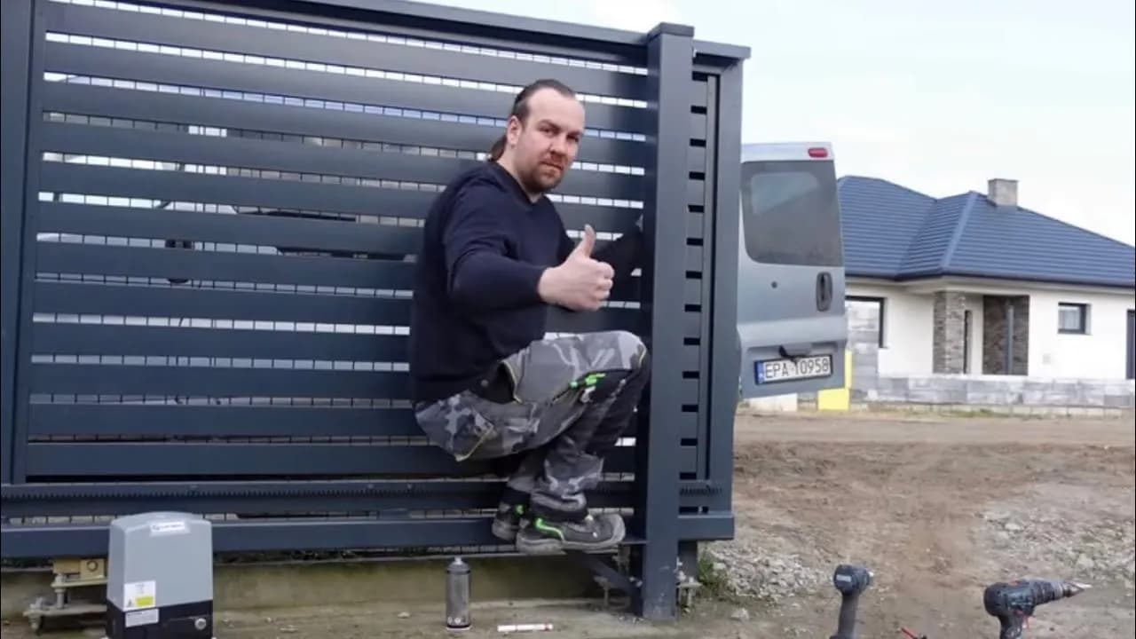 Jak zamontować napęd do bramy przesuwnej - uniknij najczęstszych błędów