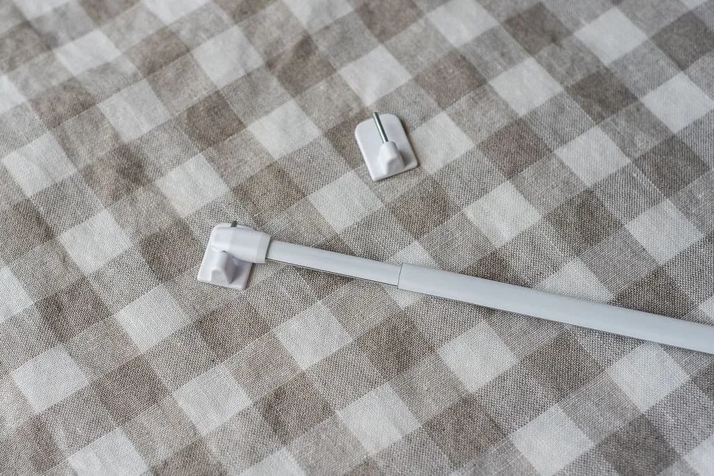 Jak zrobić zasłonę do szafki - proste kroki, które ułatwią Ci życie